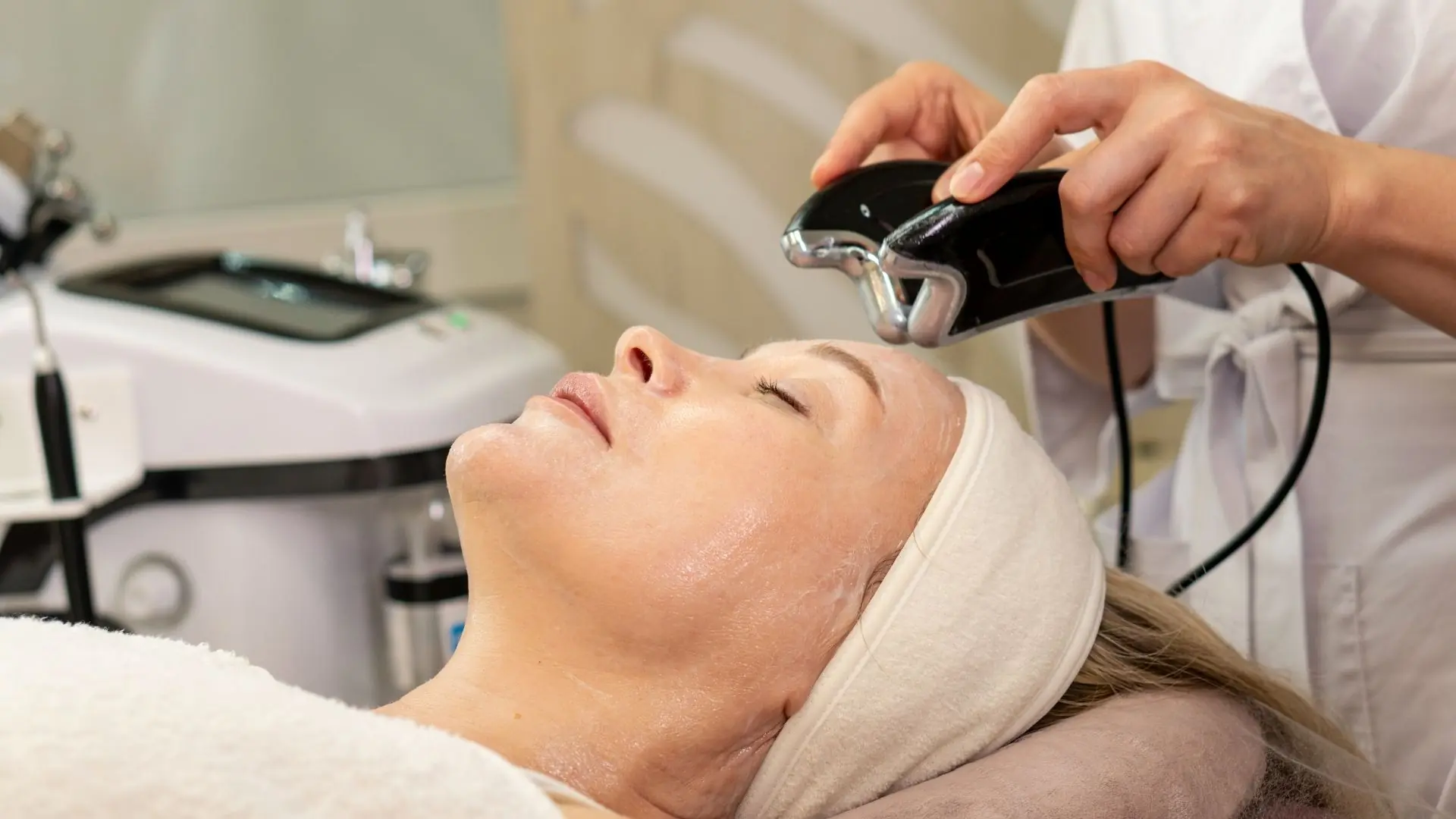 Căng Da Trán Thermage FLX Có Gây đau đầu Không