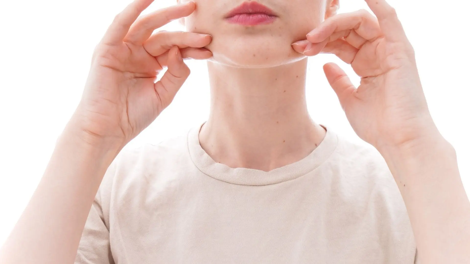 Suy Giảm Elastin Khiến Viền Hàm Thay đổi Thế Nào
