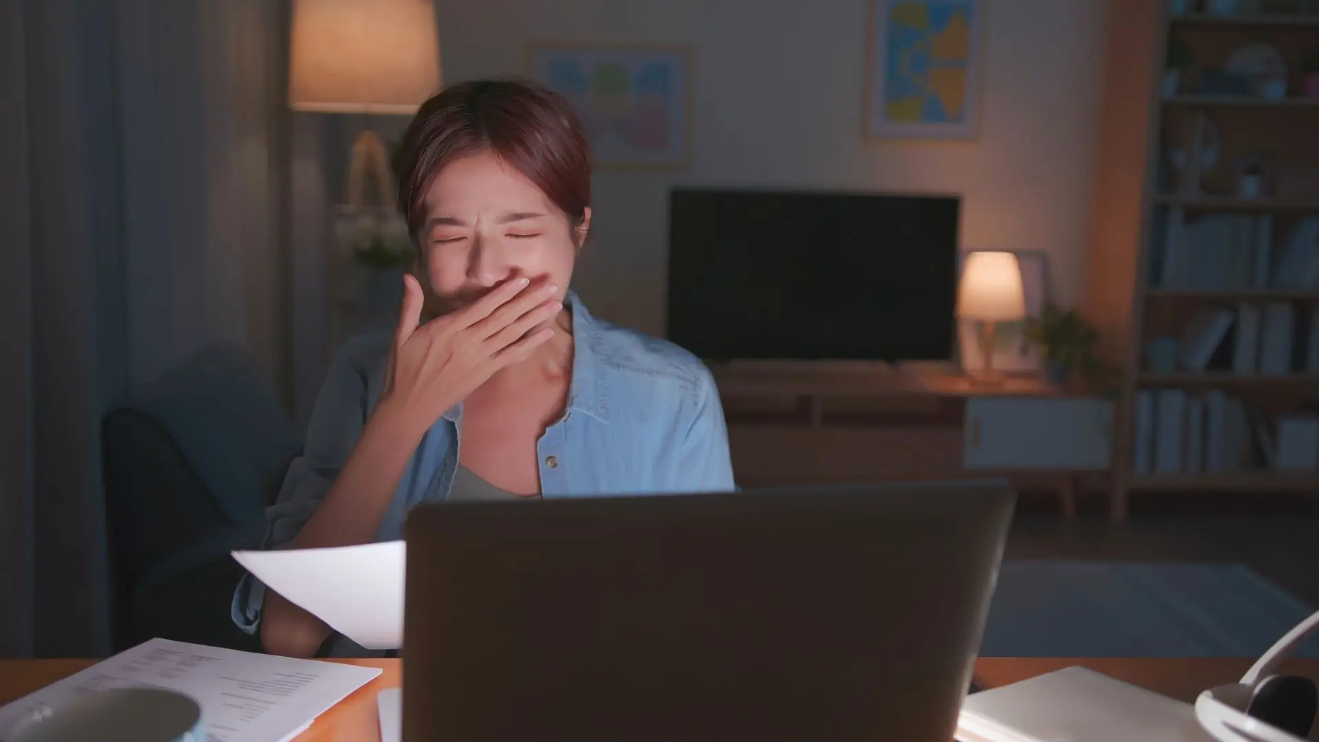 Thức Khuya Kéo Dài Có ảnh Hưởng đến Vùng Thái Dương