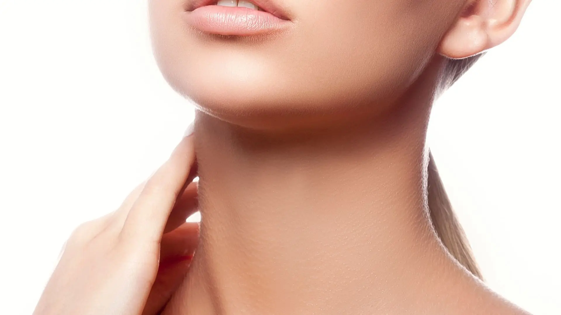 Vì Sao đường Nét Giữa Cằm Và Cổ Ngày Càng Thiếu Rõ Ràng
