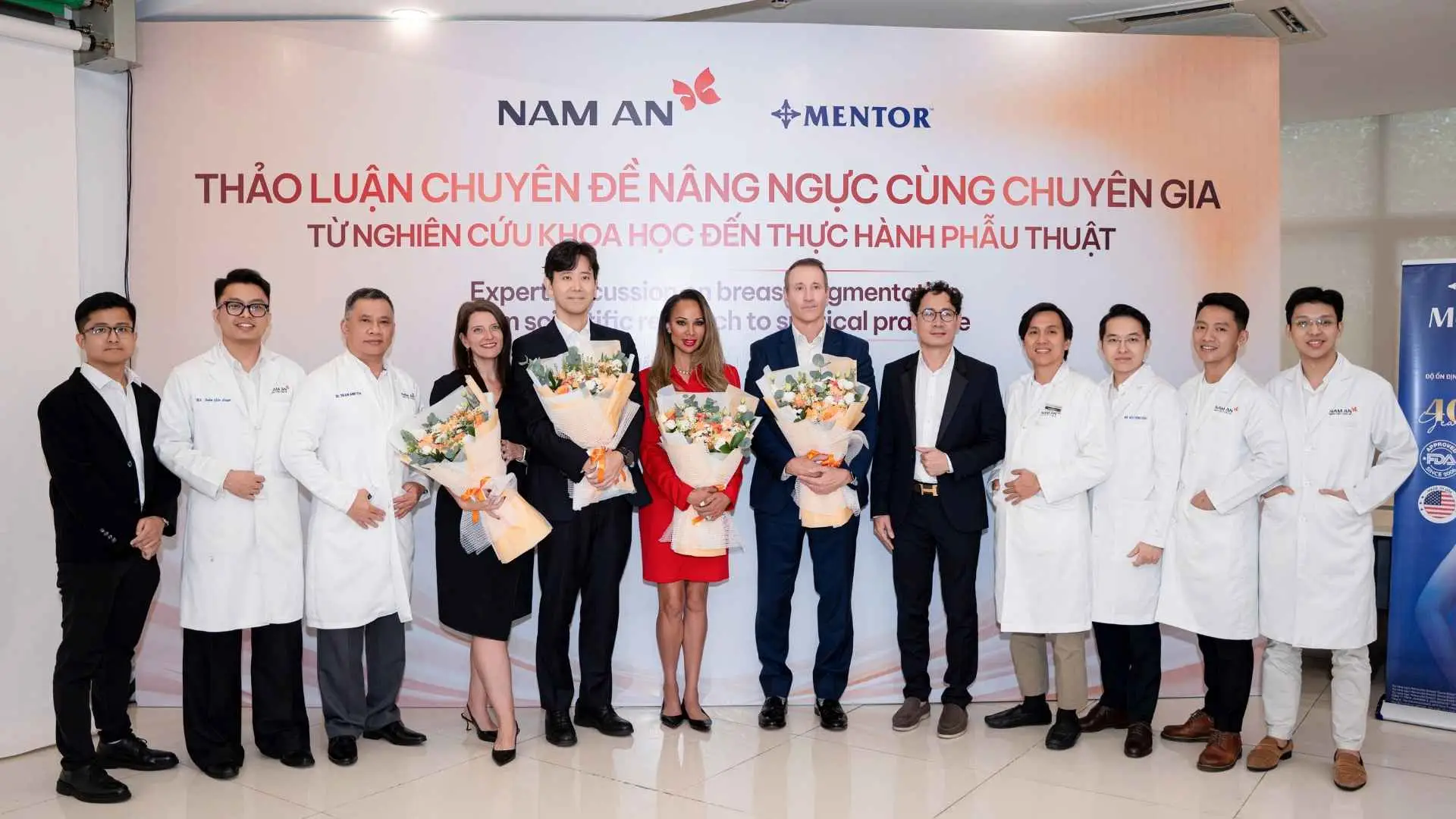 Bác Sĩ Nam An Trao đổi Chuyên Sâu Về Nâng Ngực Cùng Chuyên Gia Quốc Tế 4